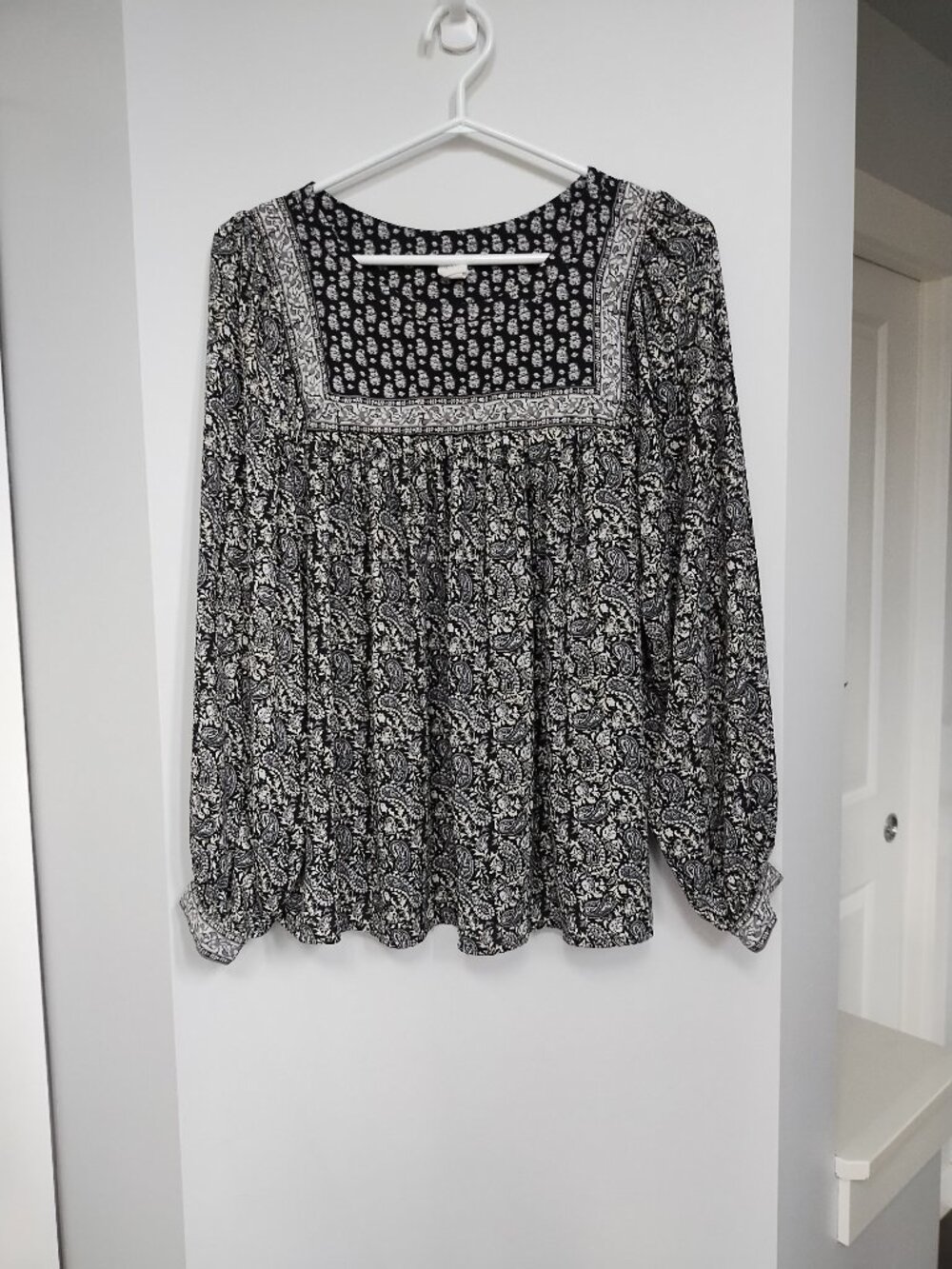 Gap boho pullover lightly sheer long sleeve blouse